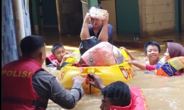 DKI Siapkan 1.175 Pompa Hadapi Cuaca Ekstrem, 7.000 Pasukan Biru Disiagakan Antisipasi Banjir. (X@Sudastika)